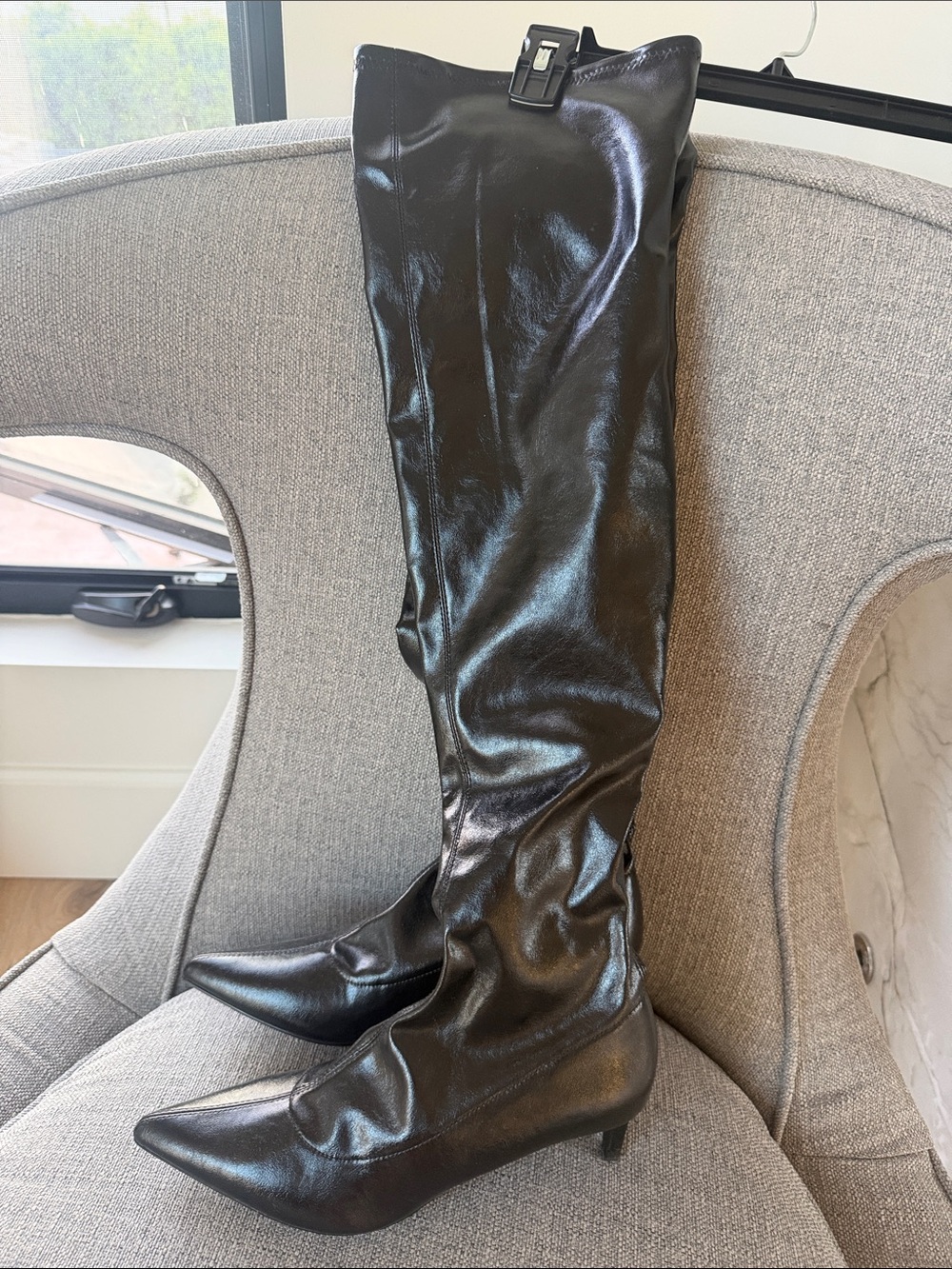 Zara’s Women’s Black Over-the-Knee Pointed-Kitten Heel Boots